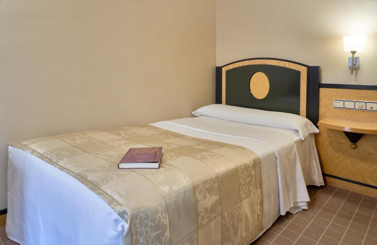 Hotel Macia Condor Granada Rum bild