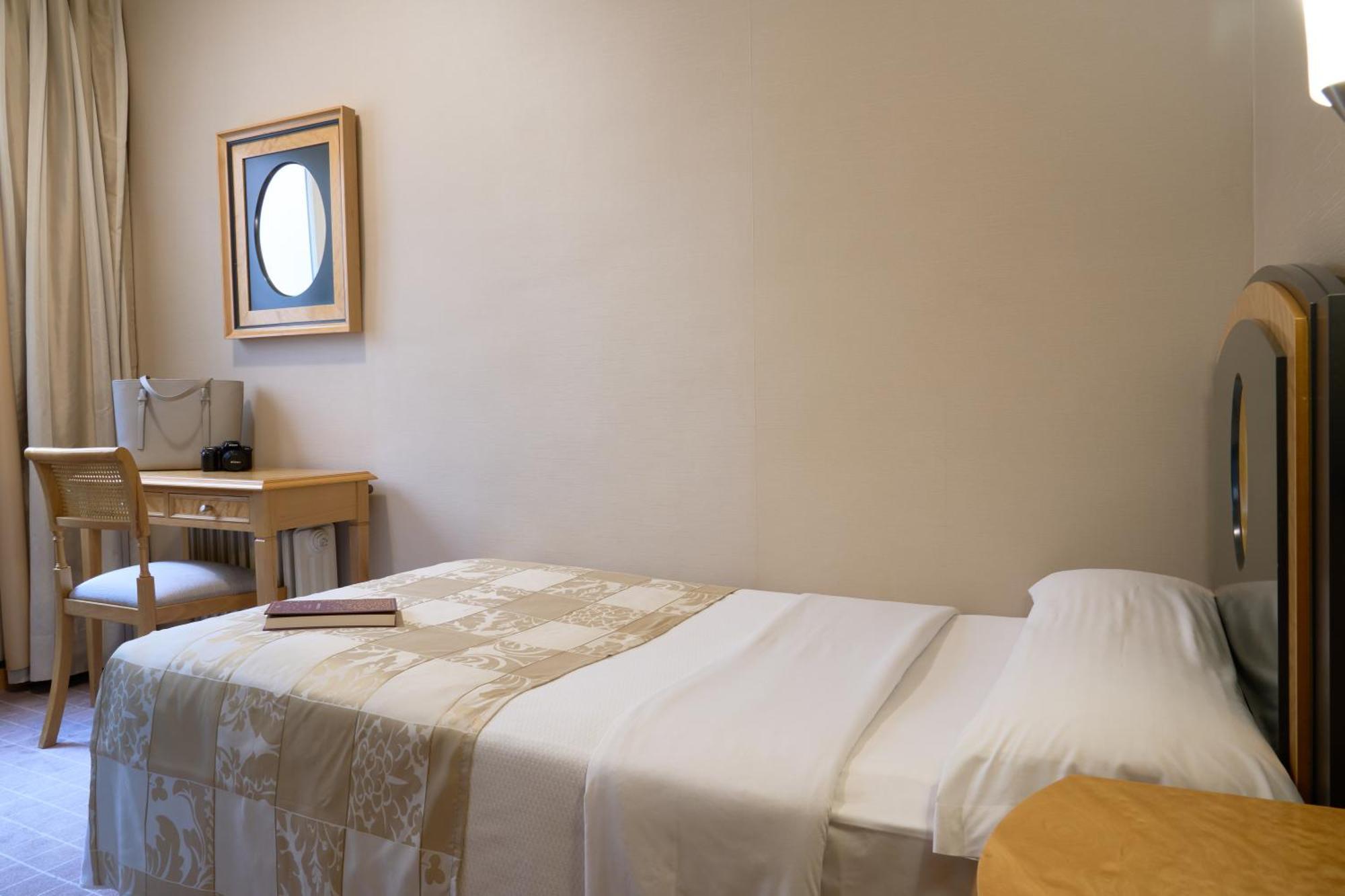 Hotel Macia Condor Granada Rum bild