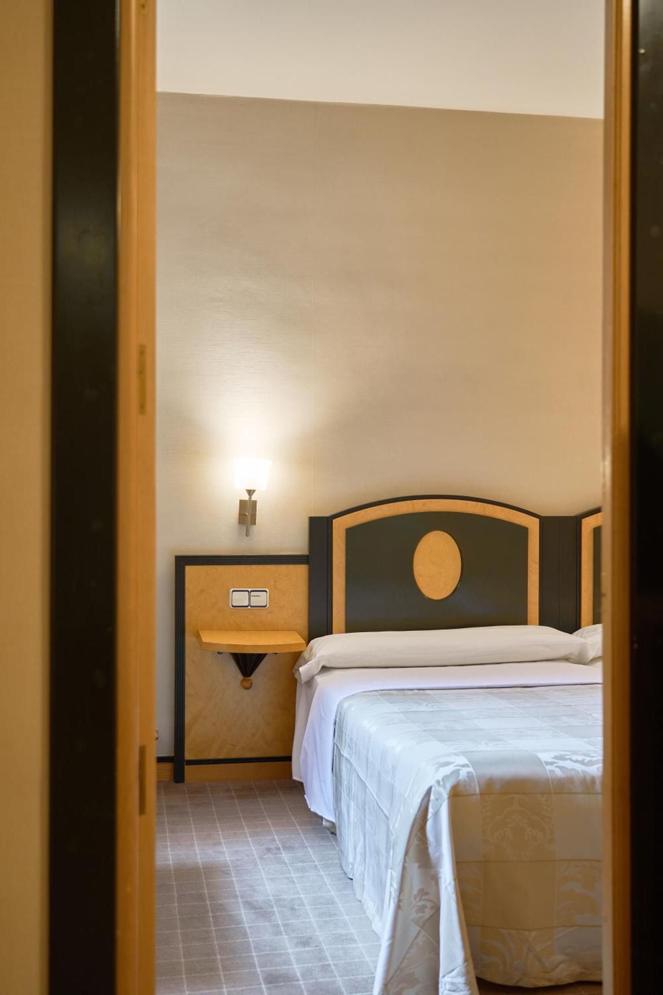 Hotel Macia Condor Granada Rum bild