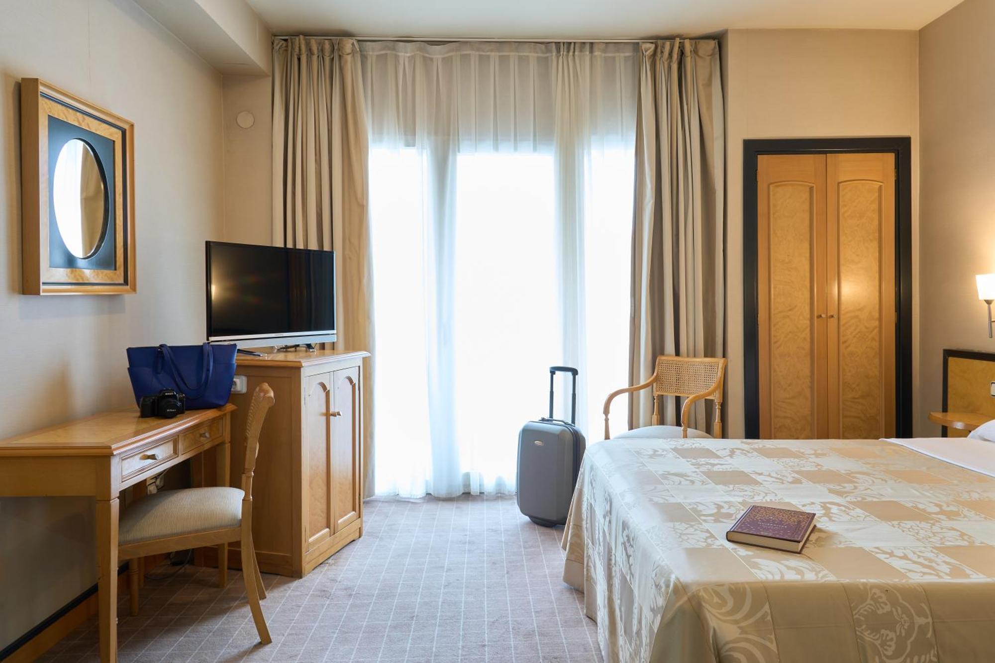 Hotel Macia Condor Granada Rum bild