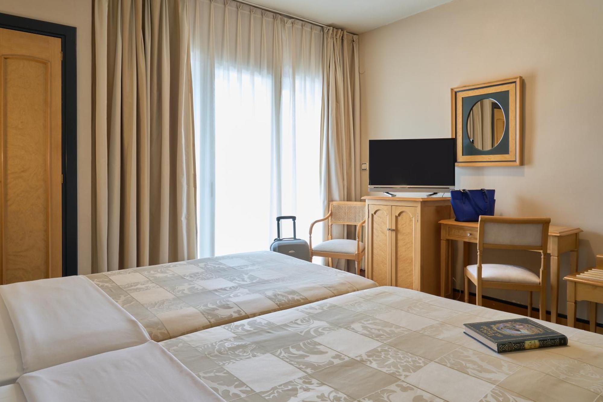 Hotel Macia Condor Granada Rum bild