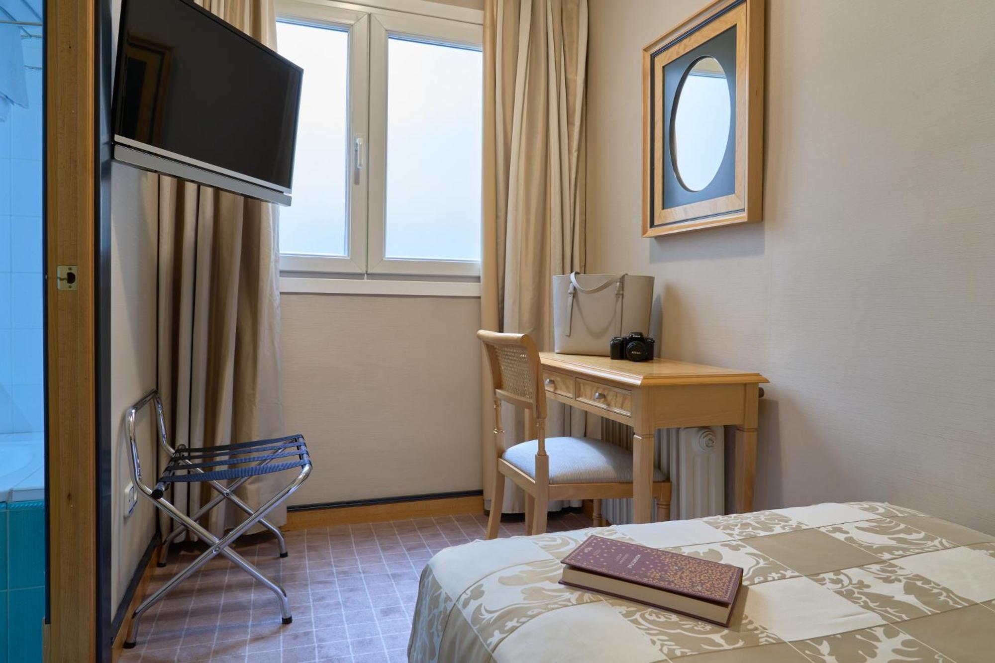 Hotel Macia Condor Granada Rum bild