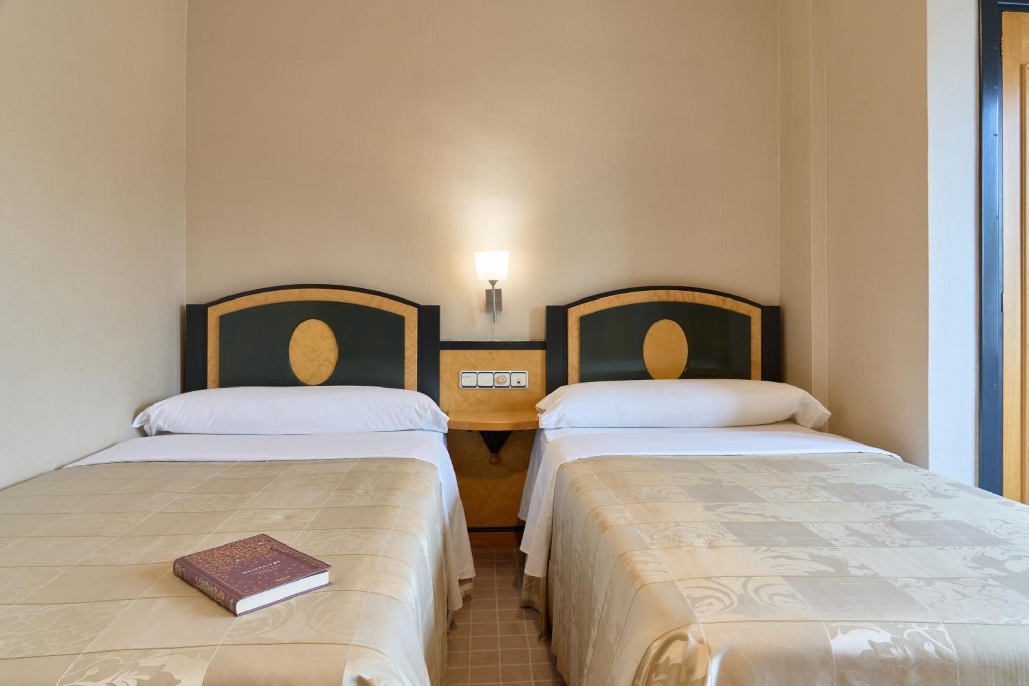 Hotel Macia Condor Granada Rum bild