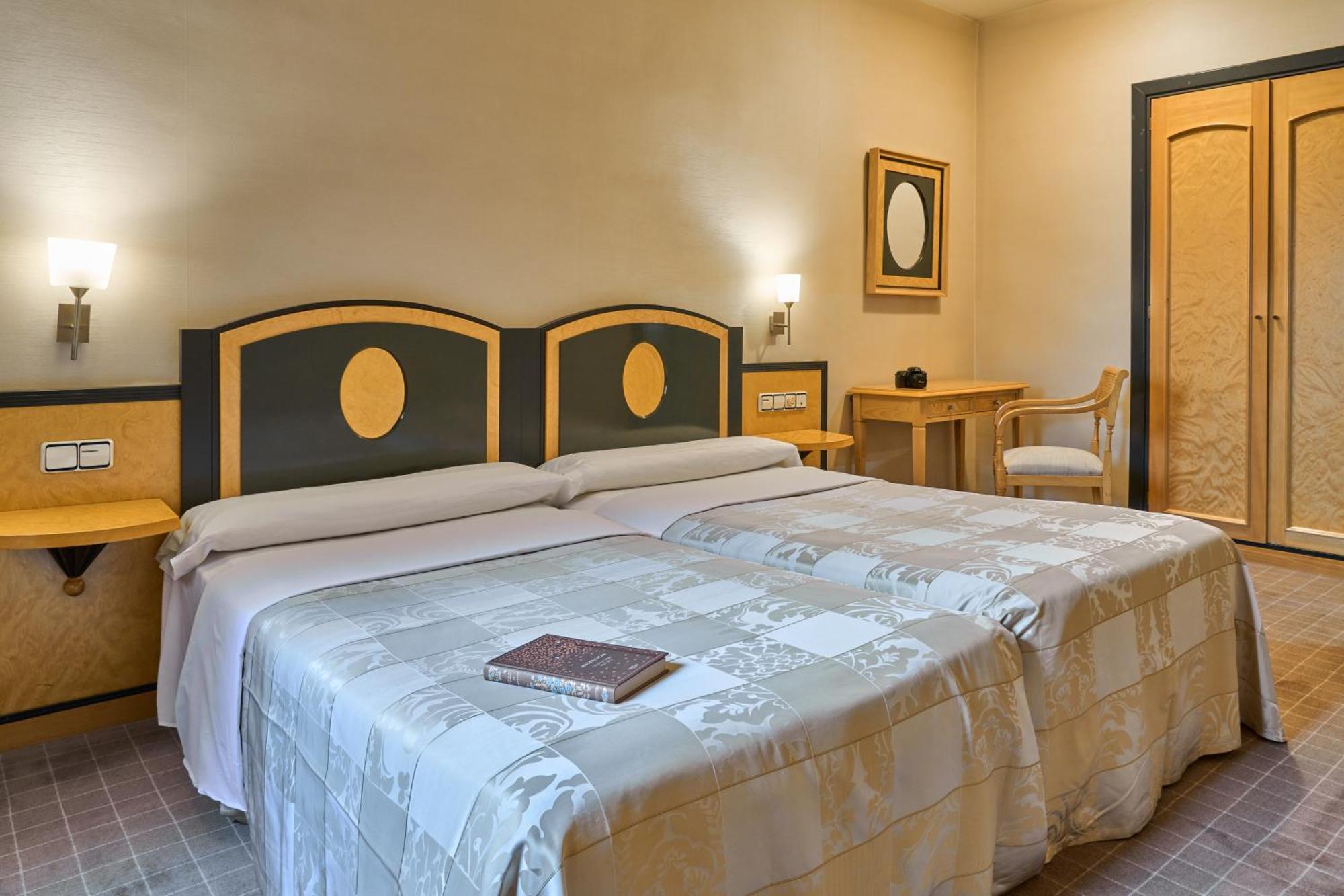 Hotel Macia Condor Granada Rum bild
